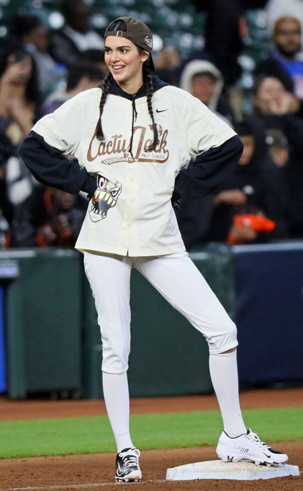 rs 211104161221 634 kendall jenner baseball.ct