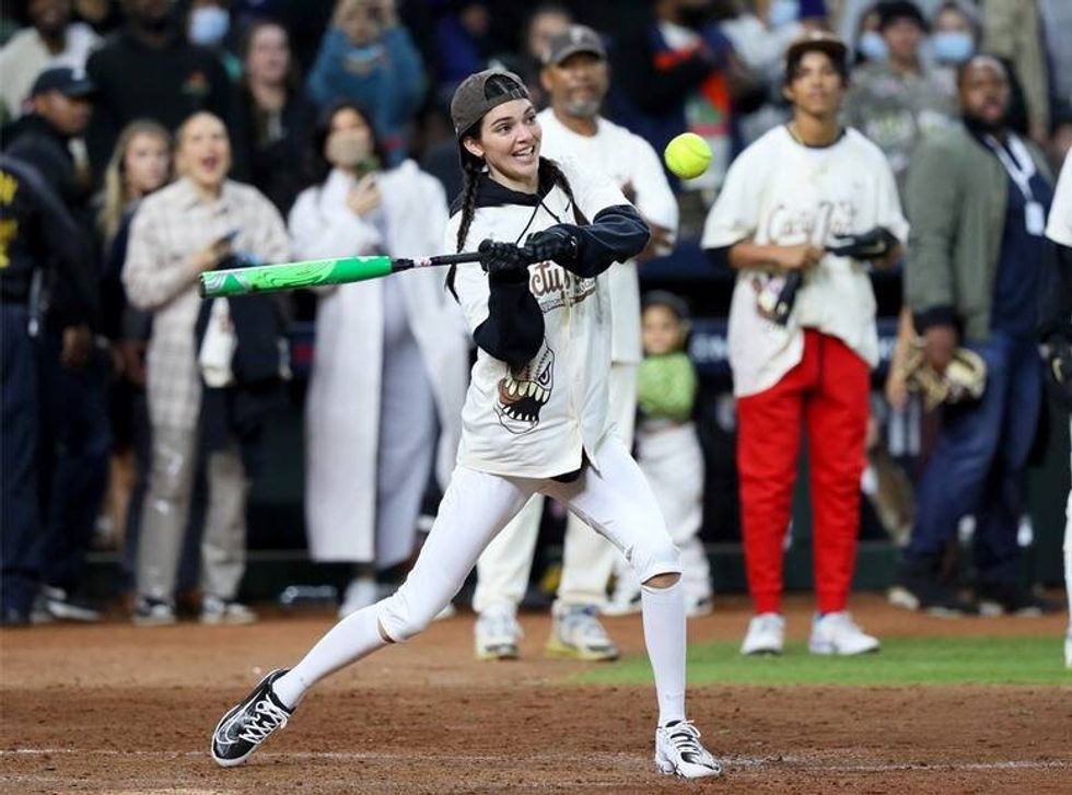 rs 211104174151 1024 kendall jenner softball.ct