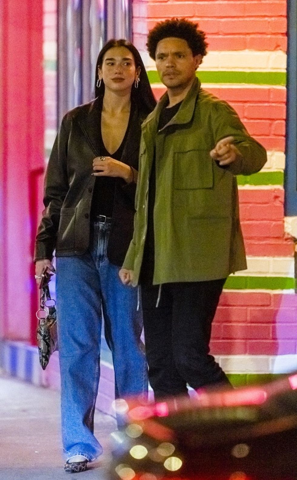 rs 220930071654 634 Dua Lipa Trevor Noah LT 93022 TID EXCLUSIVE TRE 800903