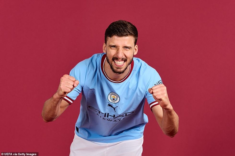 Ruben Dias tregon se është gati për një luftë përpara asaj që me siguri do të jetë një përleshje fizike me sulmuesin e Interit, Lautaro Martinez.