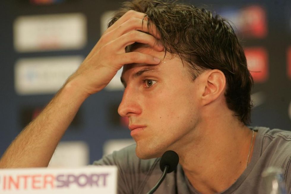 RUEDA DE PRENSA DE HENRIQUE