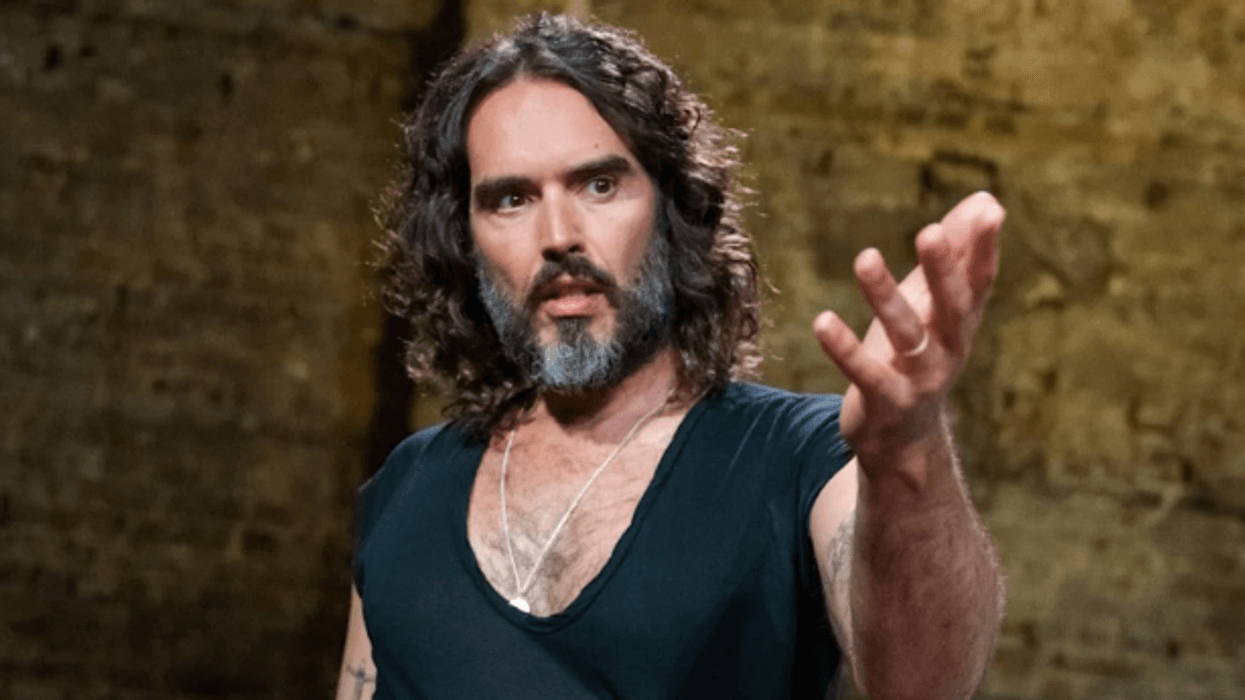 Gjyqi i Russell Brand shtyhet për në tetor, pritet të zgjasë dy muaj Gjyqi i Russell Brand shtyhet për në tetor, pritet të zgjasë dy muaj