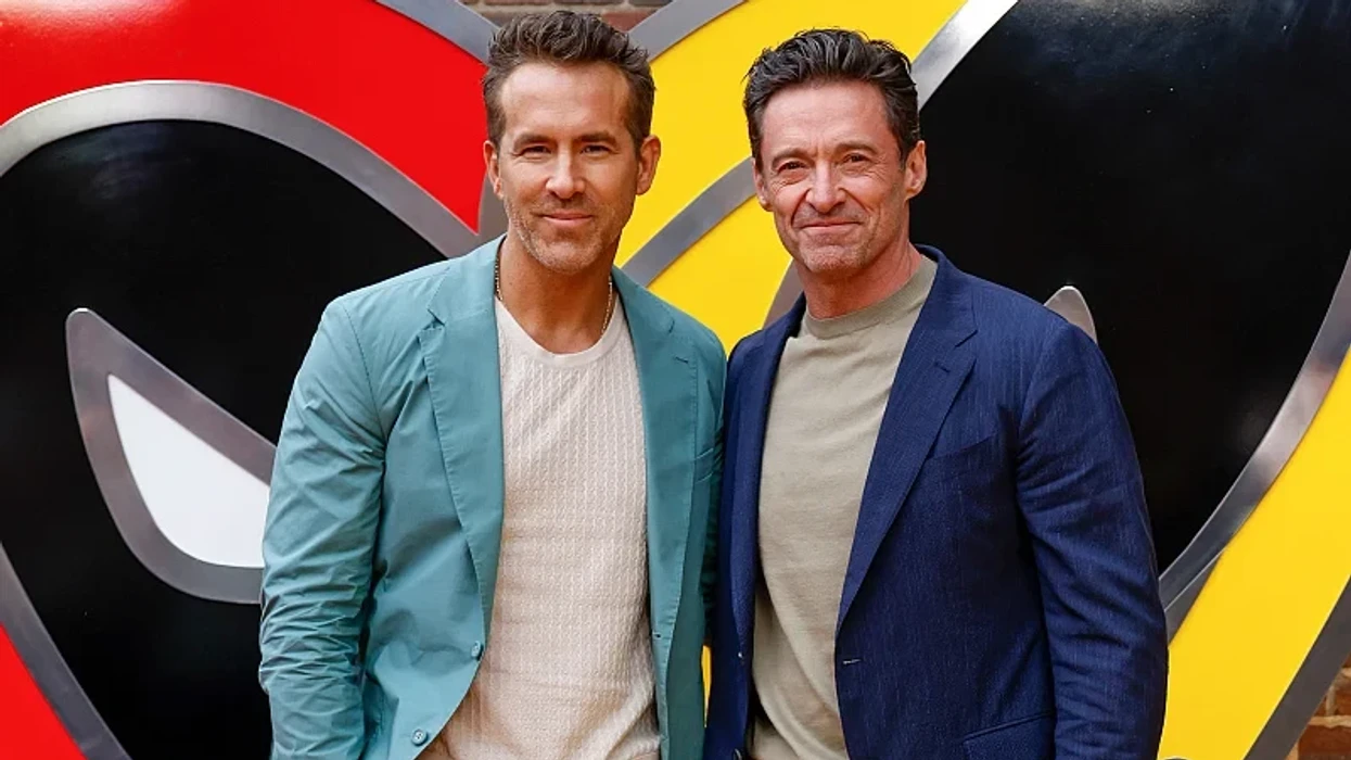 Hugh Jackman dëshiron të blejë aksione në një klub futbolli anglez, duke ndjekur shembullin e Ryan Reynolds