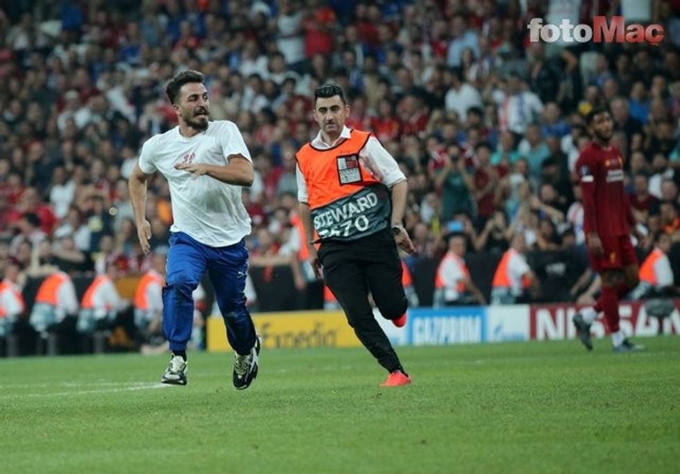 sahaya giren youtubera tepki cig gibi buyudu 1565851772914