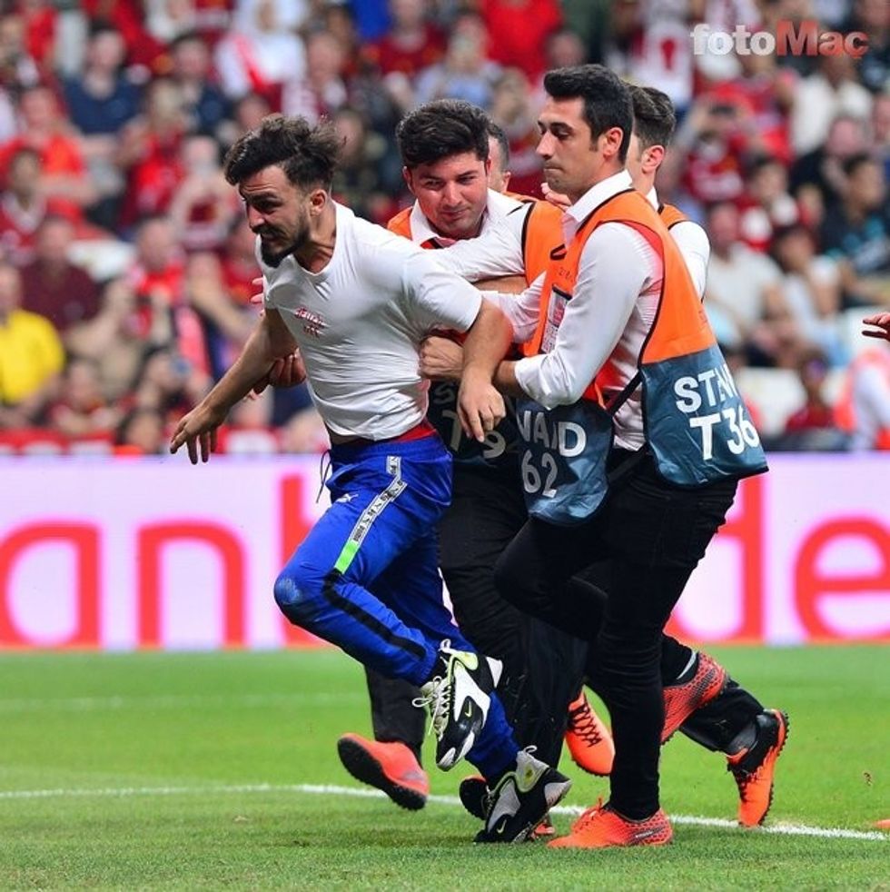 sahaya giren youtubera tepki cig gibi buyudu 1565851781258