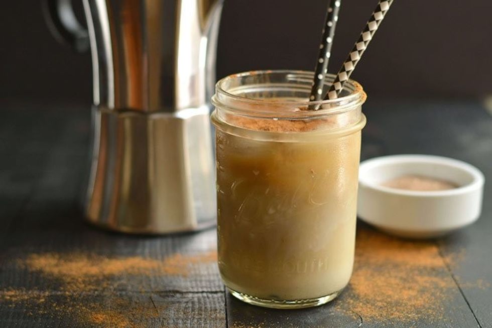 schema photo Iced Caramel Macchiato with Almond Milk