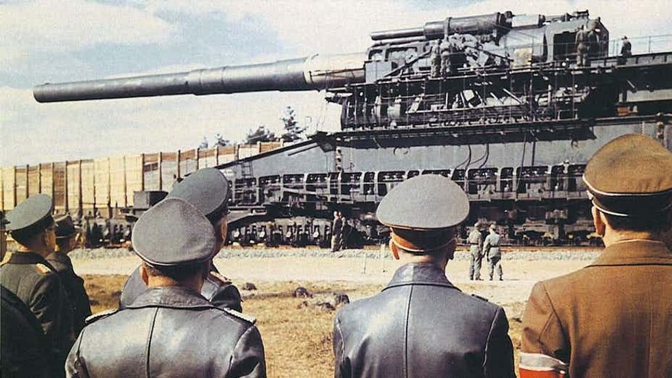 Schwerer Gustav and Dora