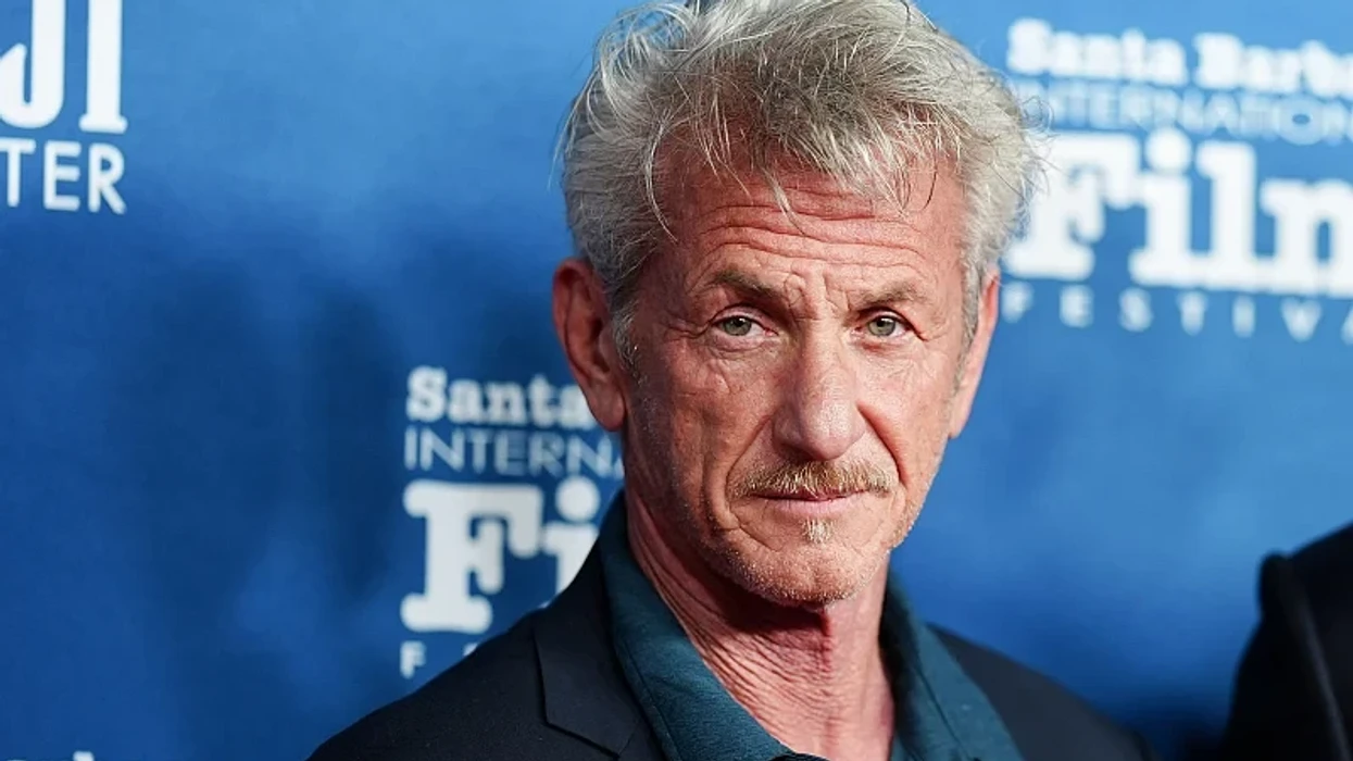 Sean Penn do të drejtojë një film për një oficer policie që u sulmua gjatë trazirave në Kapitol në vitin 2021