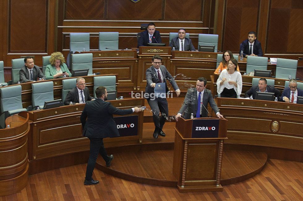 Seanca e Kuvendit Perleshja fizike ne Parlamentin e Kosoves foto Ridvan Slivova 45