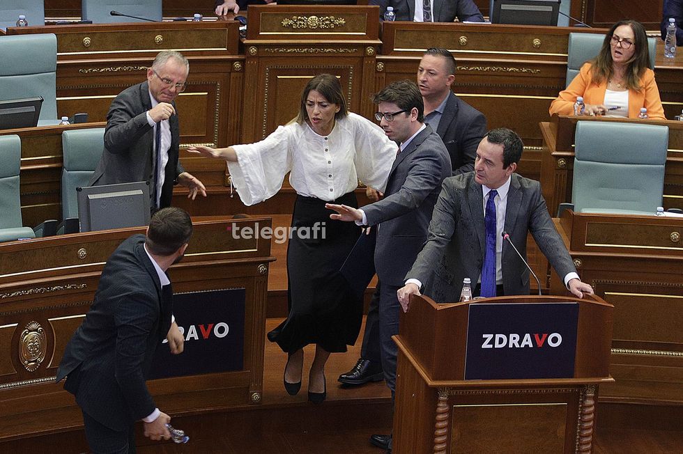 Seanca e Kuvendit Perleshja fizike ne Parlamentin e Kosoves foto Ridvan Slivova 50