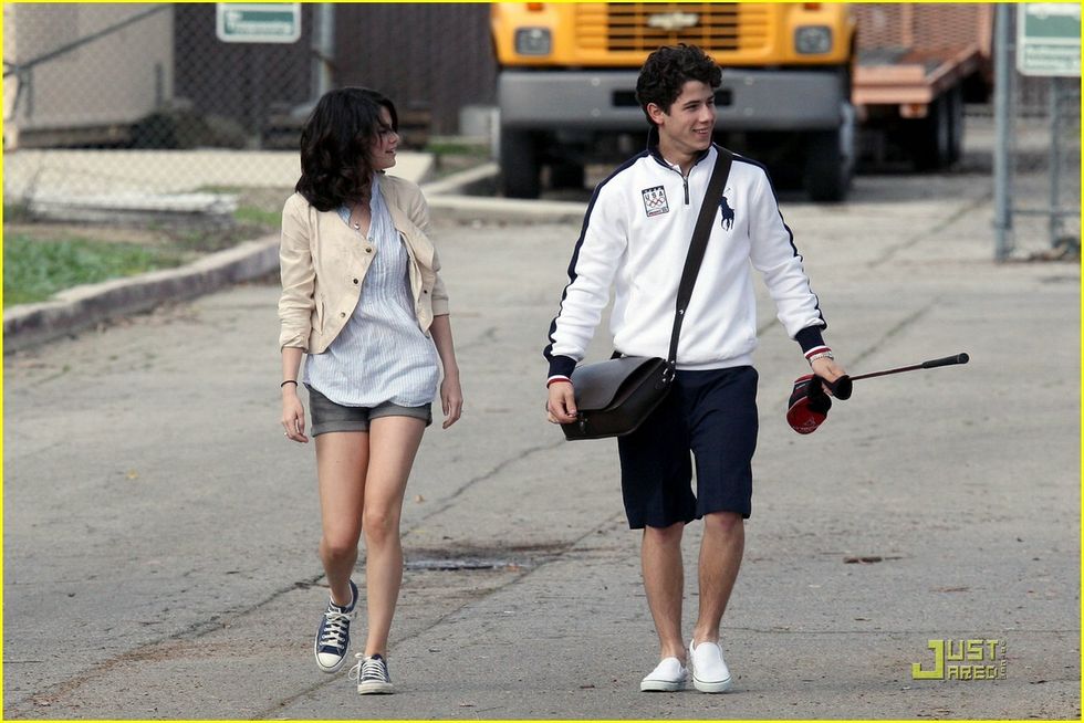 selena gomez nick jonas golfing 12