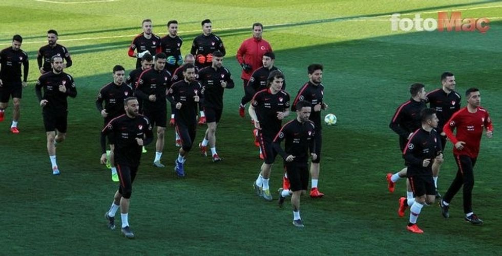 senol gunesten surpriz 11 a milli takim 1553072322433