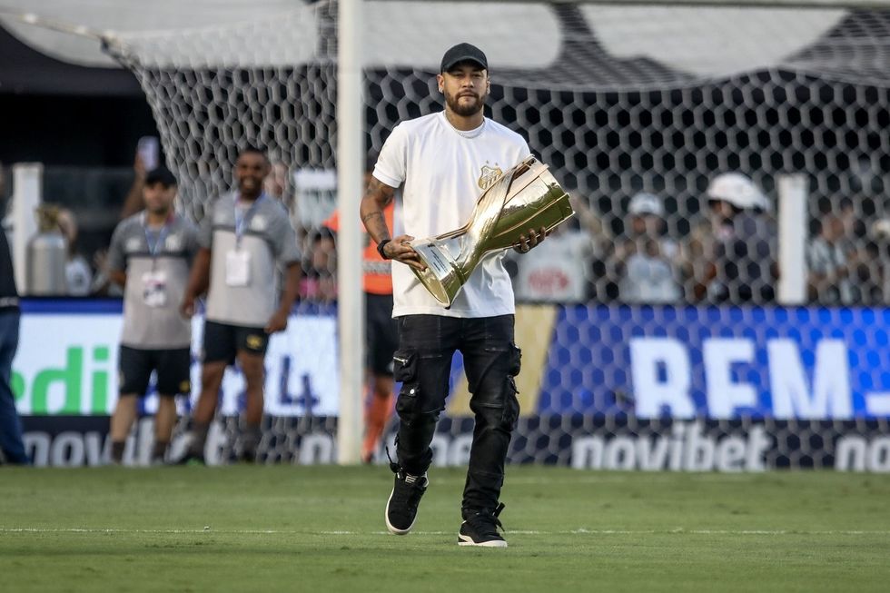 Sentimentele lui Neymar pentru Santos nu cunosc limite Superstarul brazilian vrea sa salveze clubul mult iubit de la disparitie