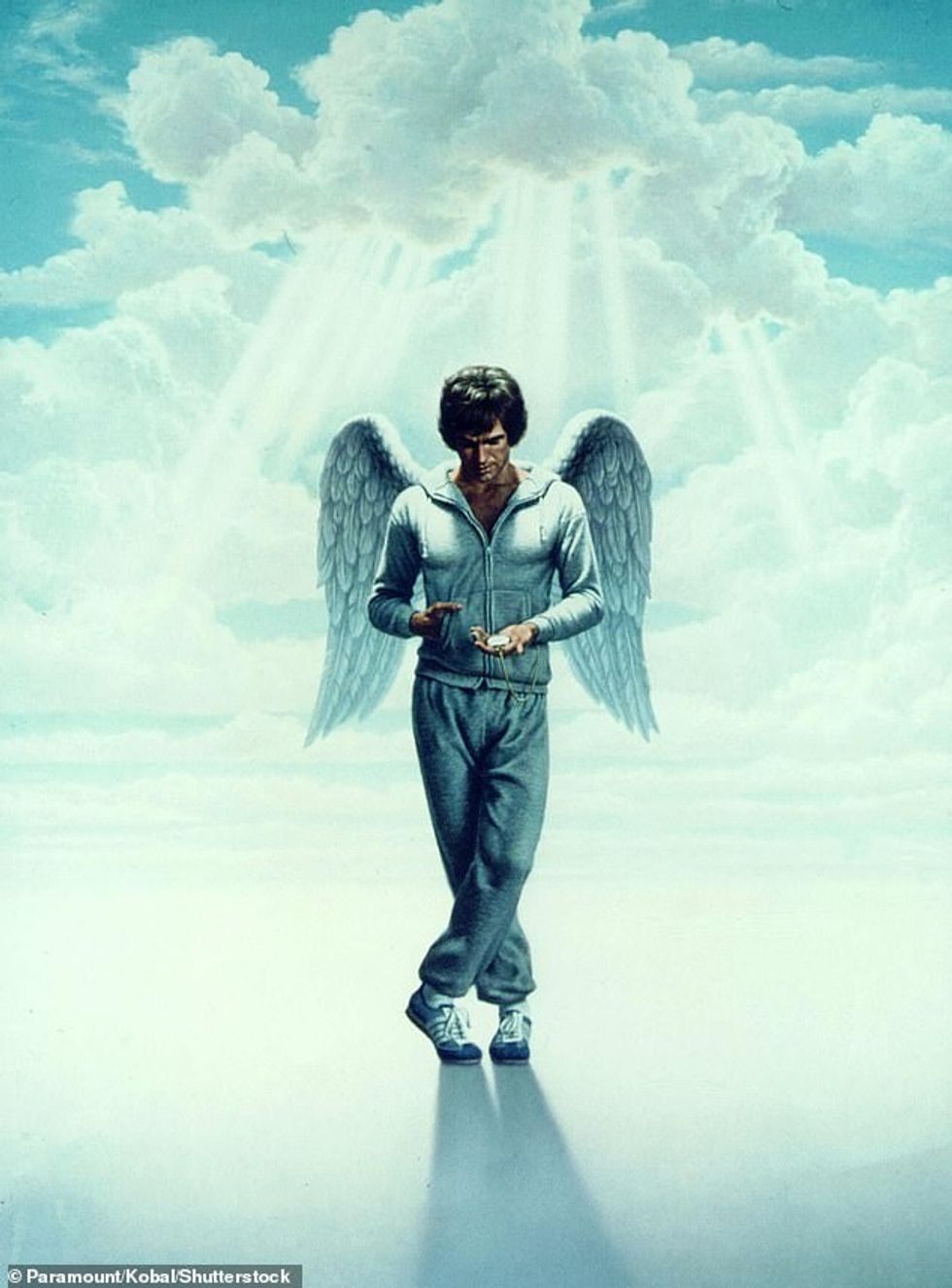 Sesioni fotografik për kopertinat u zhvillua në shtator, me frymëzim të marrë nga kopertina e filmit të vitit 1978 Heaven Can Wait - me aktor Warren Beatty (shihet më lart)