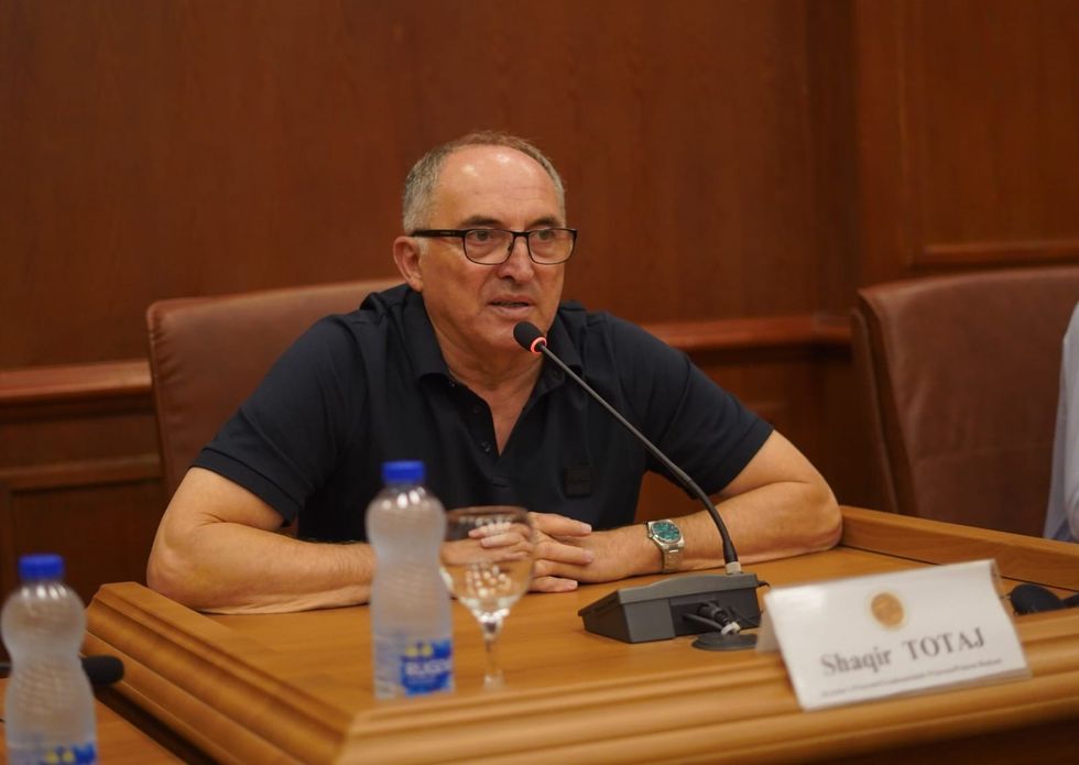 shaqir totaj kryetar i komunes prizren