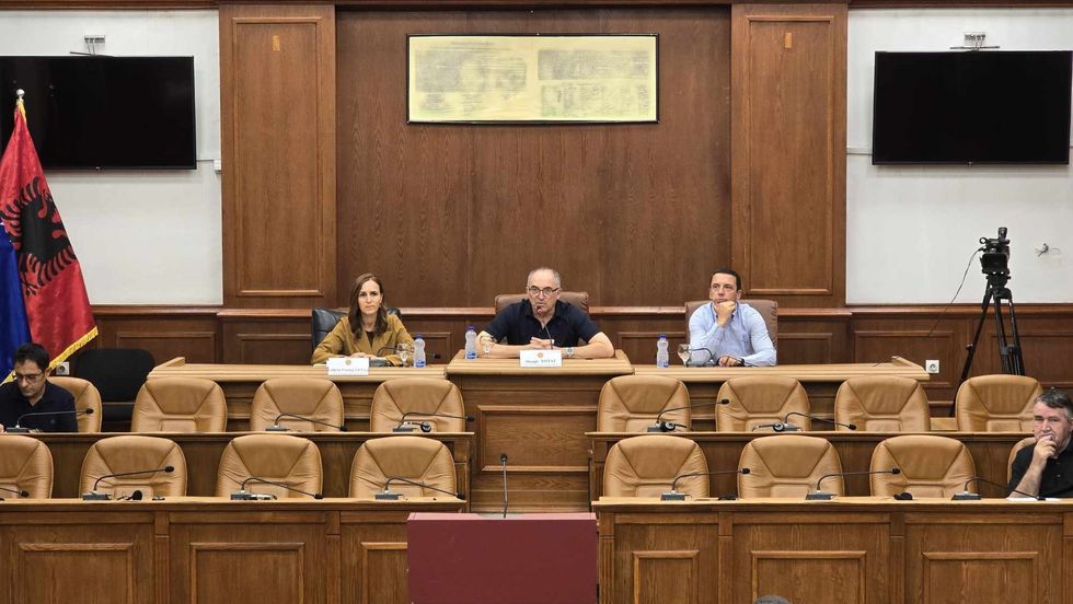 shaqir totaj sbashk kont kolektive