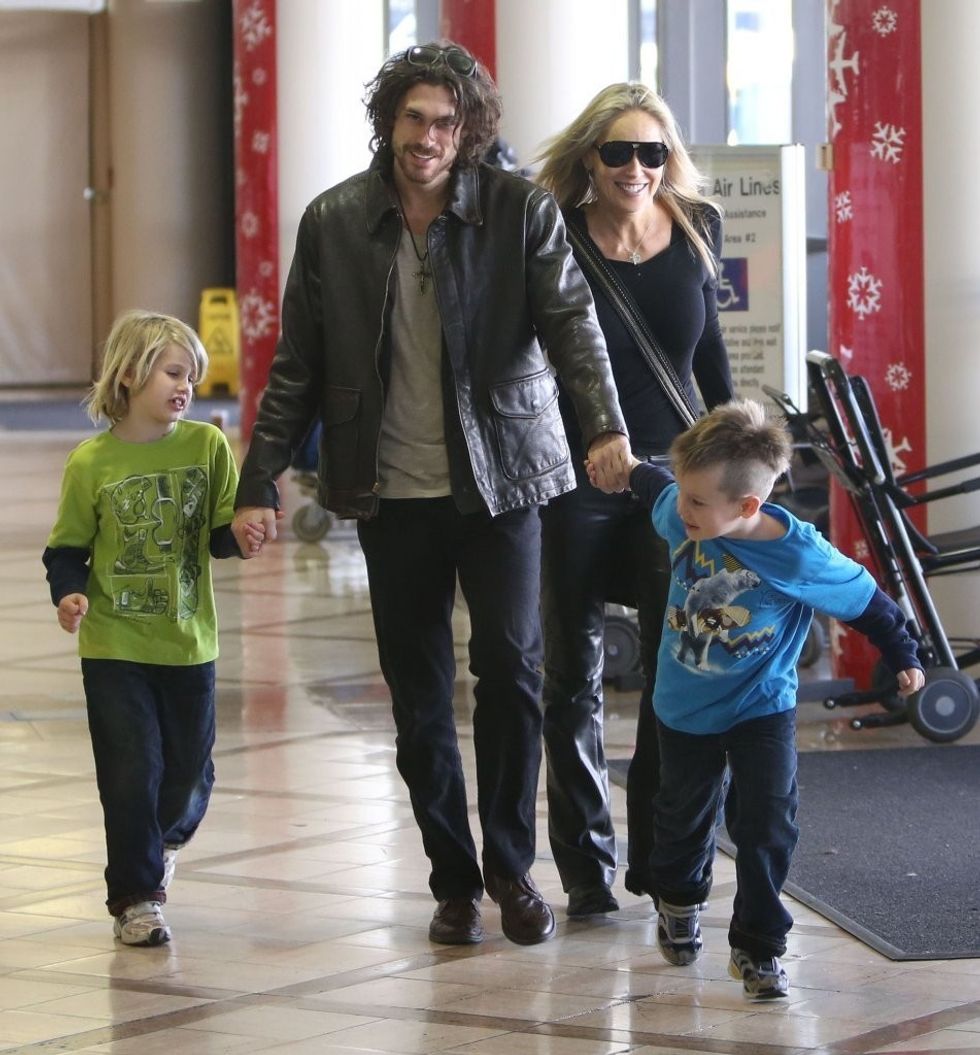SharonStoneFamilyDepartingFlightLAXMojQoNPVxYvx