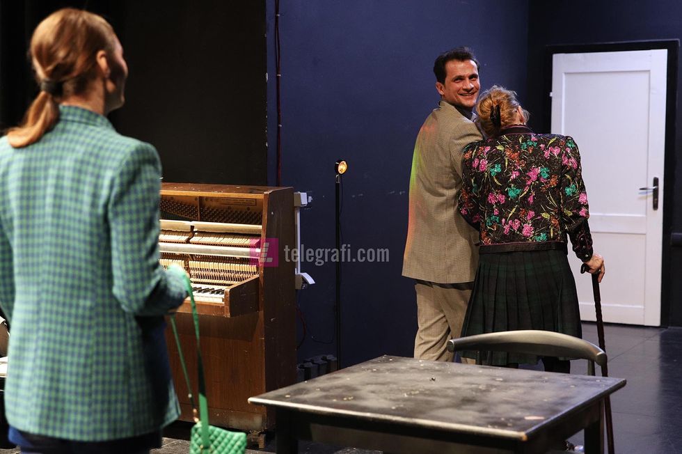 Shfaqja Dhoma e Dites foto Ridvan Slivova 74