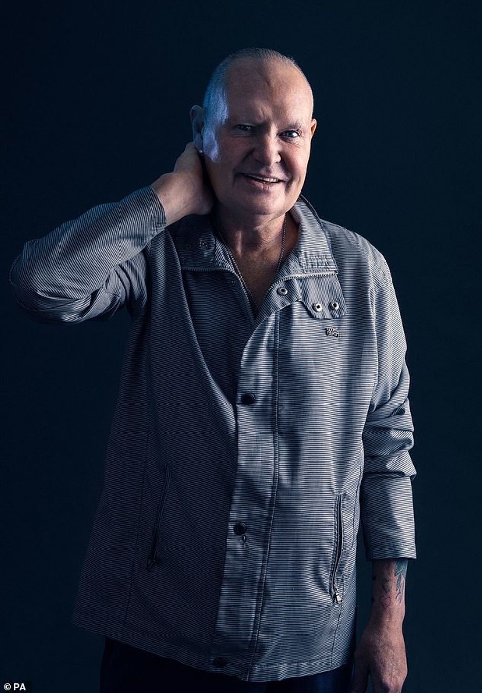 Shfaqje e re: Ish-asi i futbollit, 55 vjeç, u zhyt në vështirësitë e tij ndërsa shfaqej në episodin e parë të shfaqjes së tij të re Scared Of The Dark