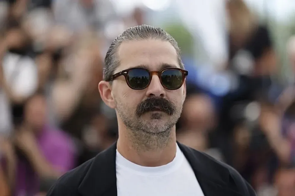 Shia LaBeouf përballet me tre akuza të reja për sulm pas një sherri në një bar në New Orleans
