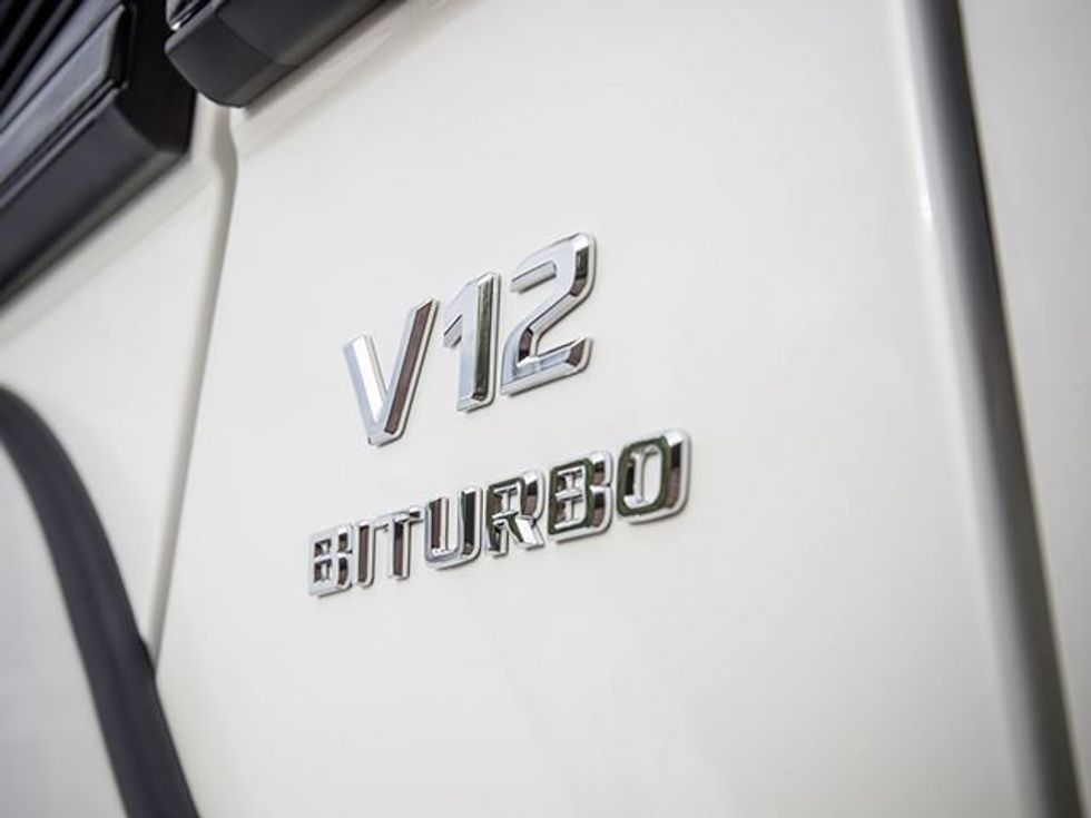 Shitet për bamirësi Mercedes Maybah 650S i fundit qe ka dale nga prodhimi foto 7