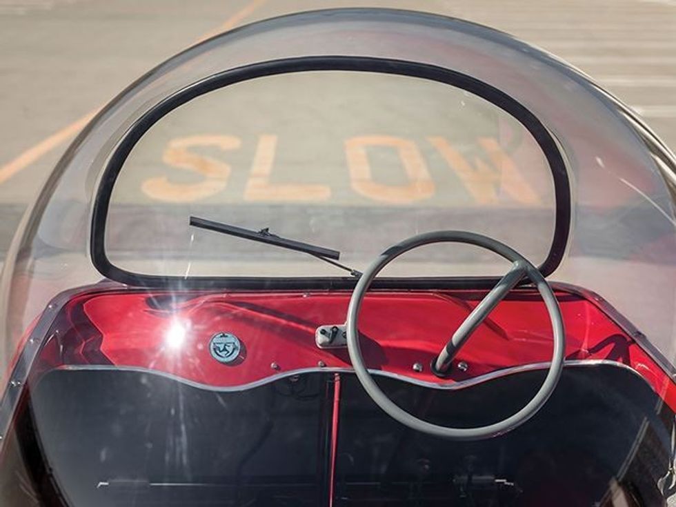 Shitet për çmim marramendës vetura per vetem nje person foto 4