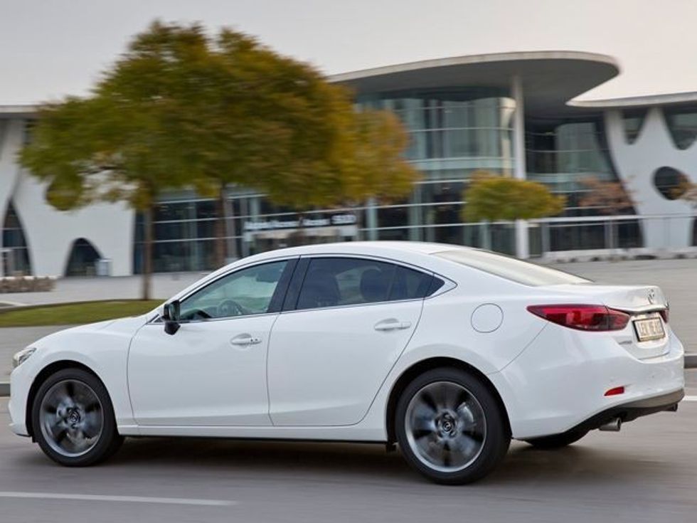 Shkaku frenave Mazda kerkon kthimin prapa te 280 mije veturave foto 2