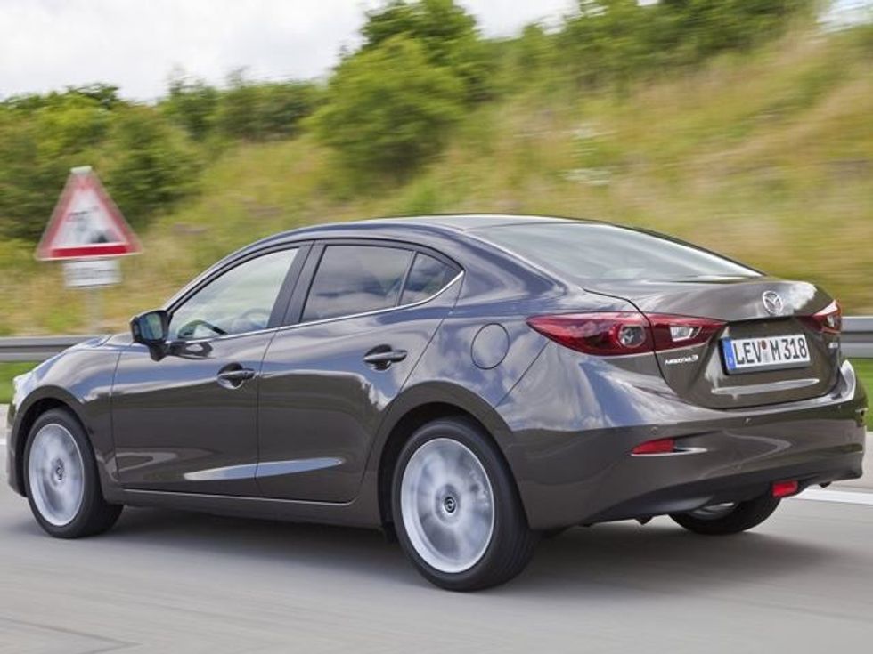 Shkaku frenave Mazda kerkon kthimin prapa te 280 mije veturave foto 3