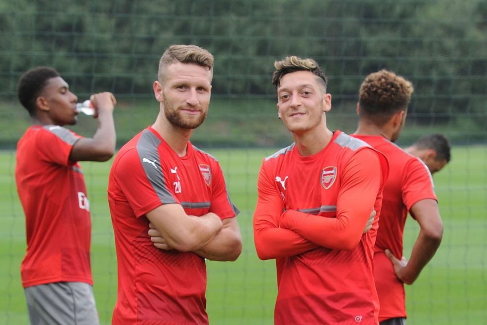 shkodran mustafi mesut ozil