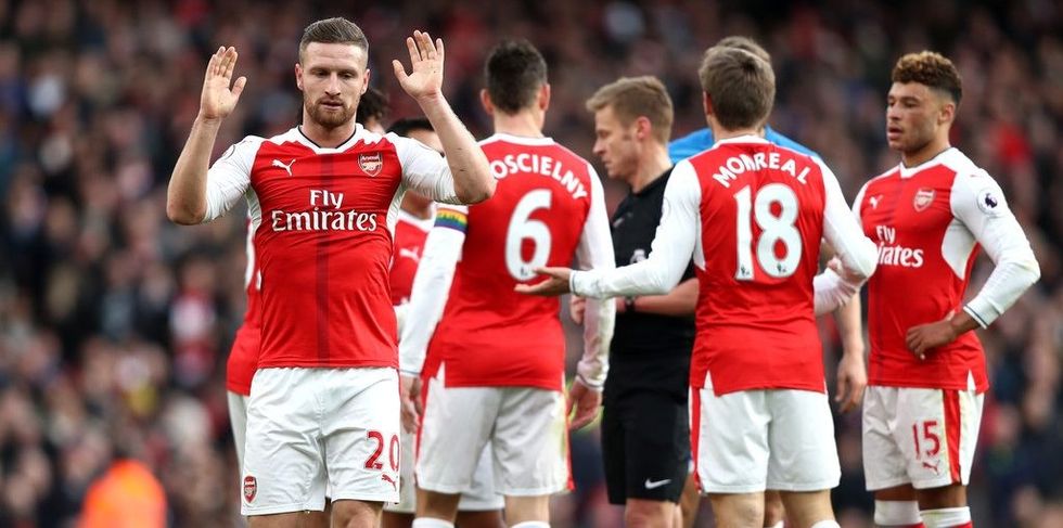 ShkodranMustafiArsenalvAFCBournemouthBUS9nF9k7PWx e1483446141958