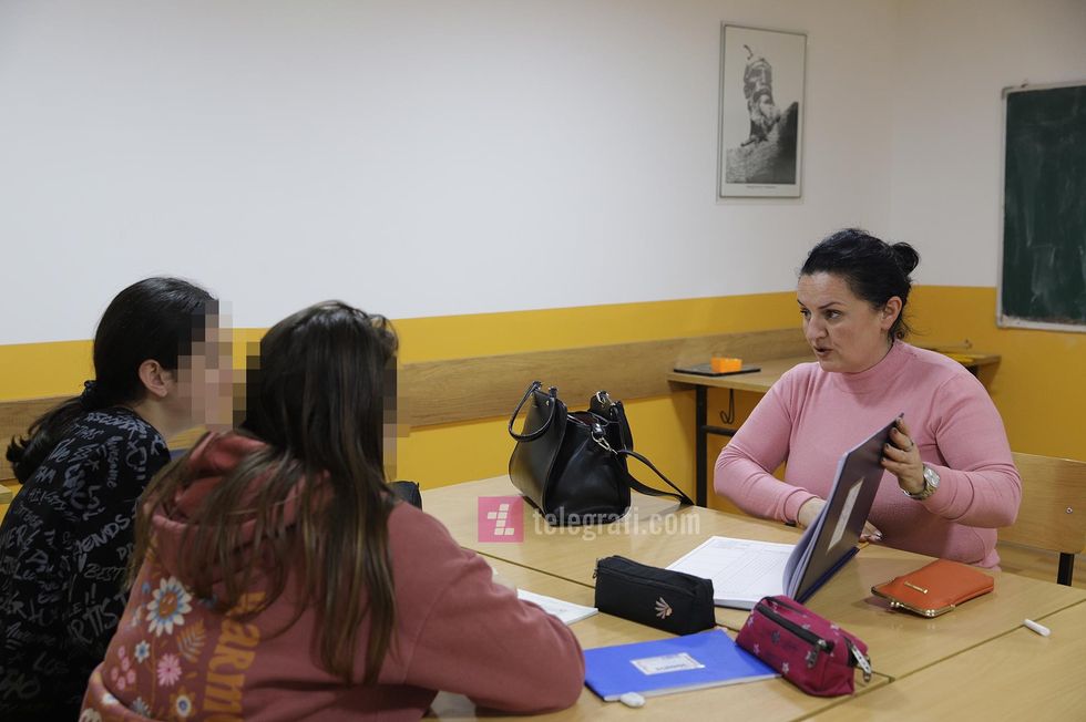 shkolla ne kontinjer Aziz Sylejmani Kodra e Minatorve Mitrovica e Veriut foto Ridvan Slivova 9