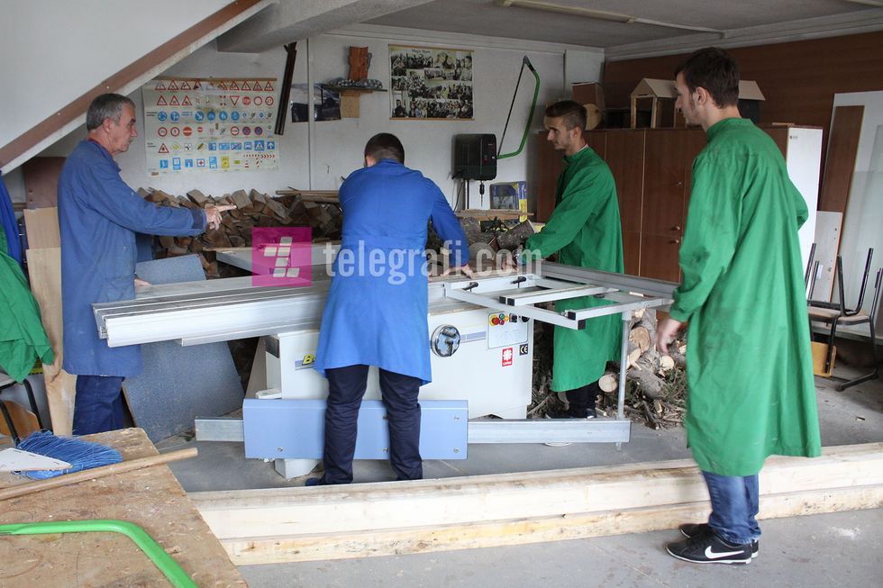 Shkolla Qendra burimore per edukim e nxenesve me demtime ne te degjuar dhe ne te folur foto ridvan slivova (20)