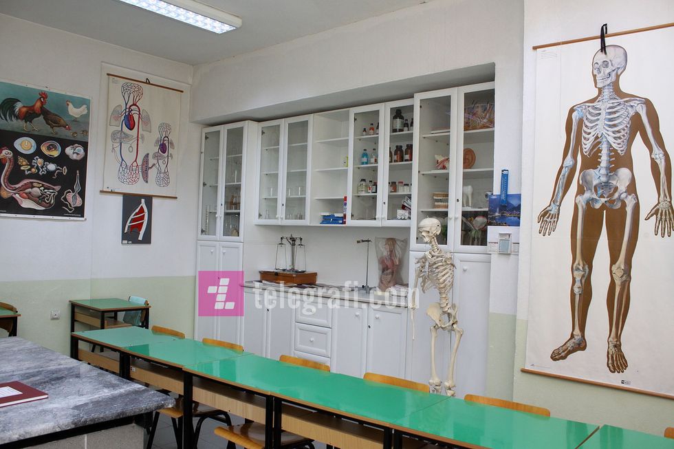 Shkolla Qendra burimore per edukim e nxenesve me demtime ne te degjuar dhe ne te folur foto ridvan slivova (4)(2)