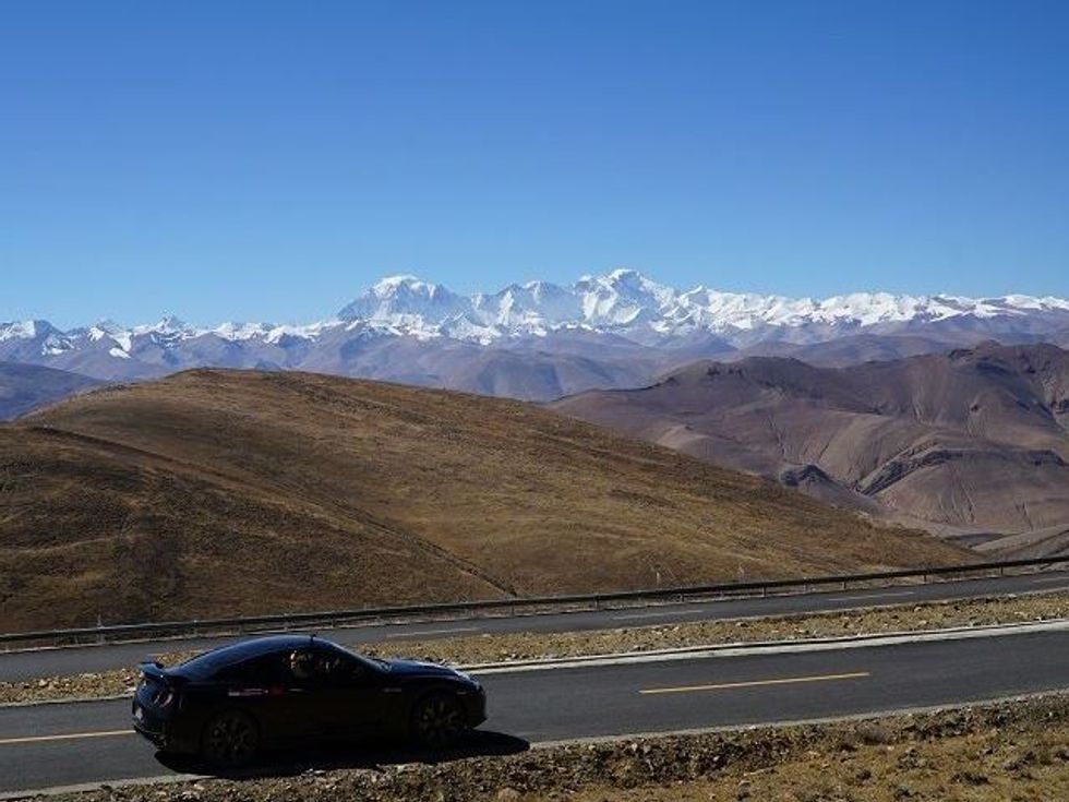 shoferi-perpiqet-ta-pushtoje-malin-everest-duke-vozitur-nissan-gt-foto-7