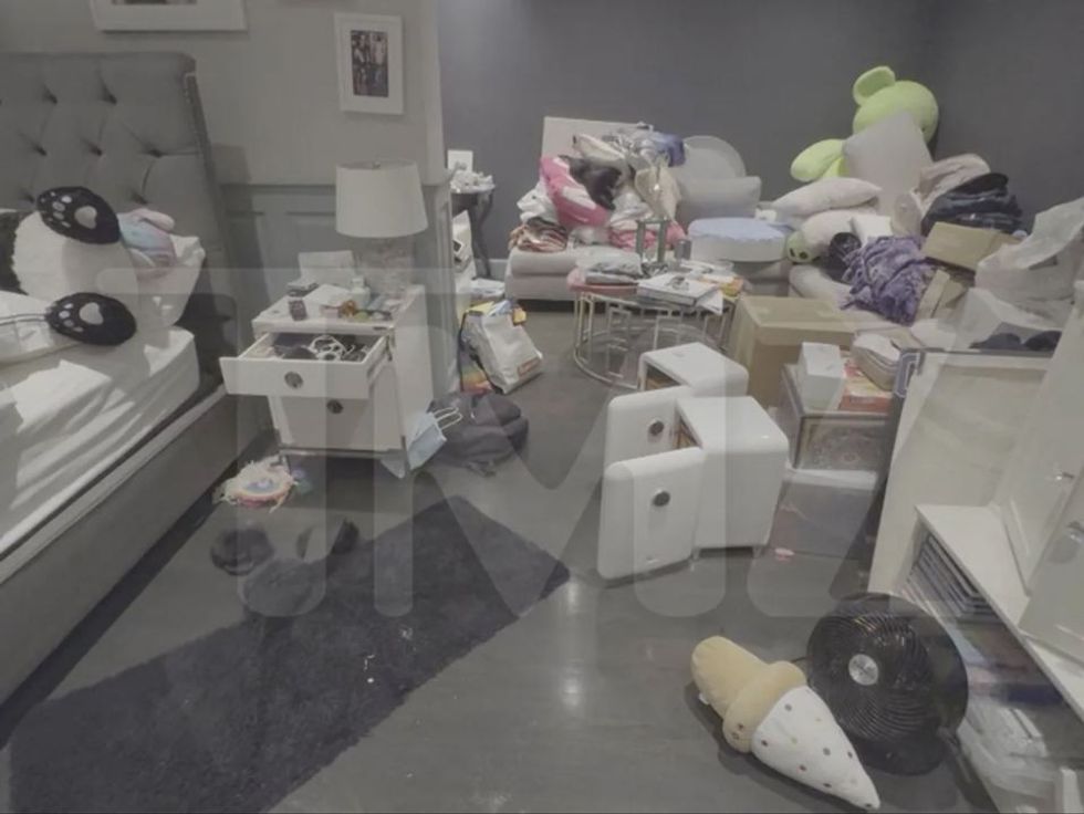 Shtëpia e Combs në Los Anxhelos u shkatërrua pasi policia e bastisi atë