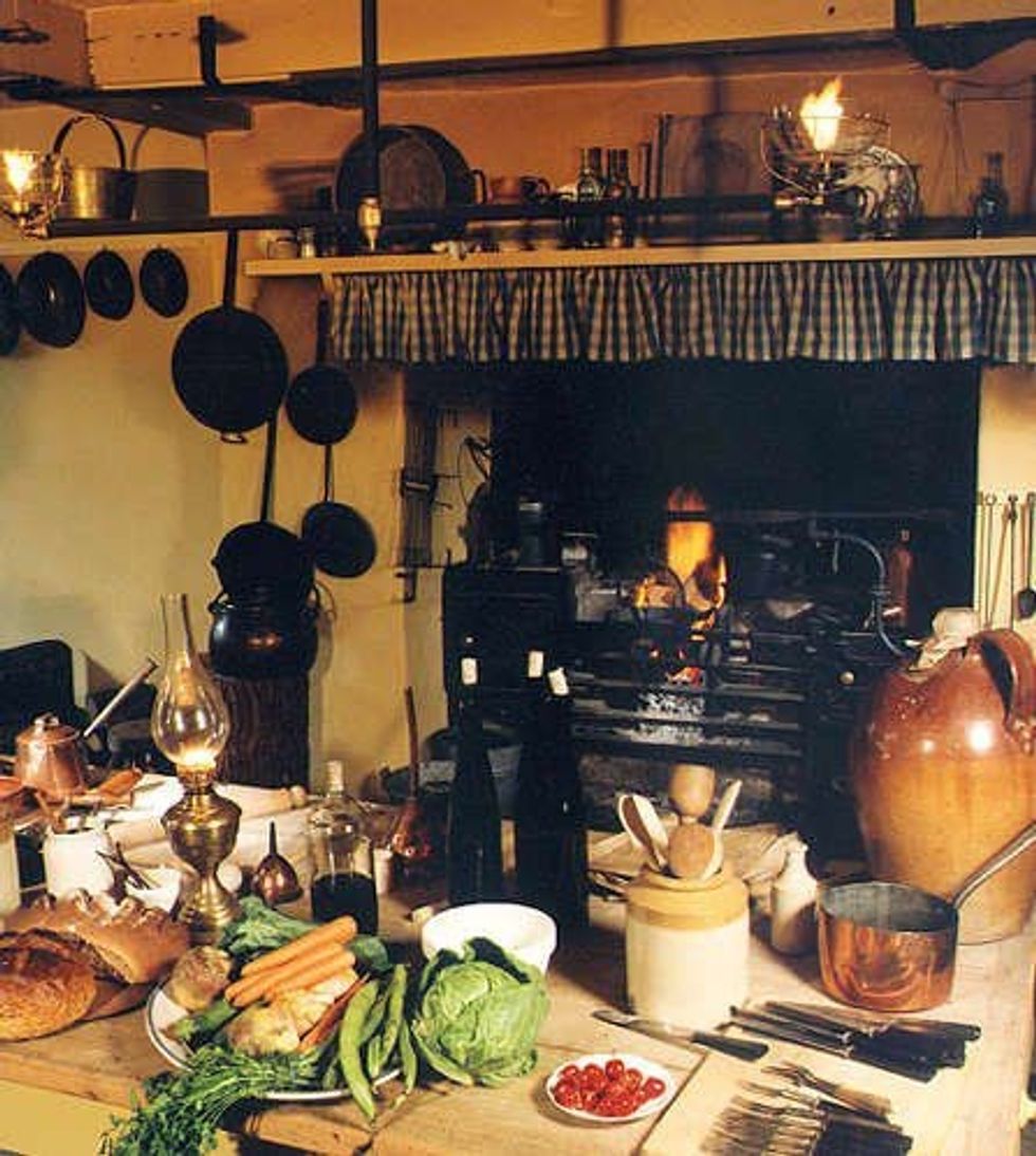 Shtëpia e lashtë që vlen miliona i eshte shitur organizates bamirese per nje euro foto 4