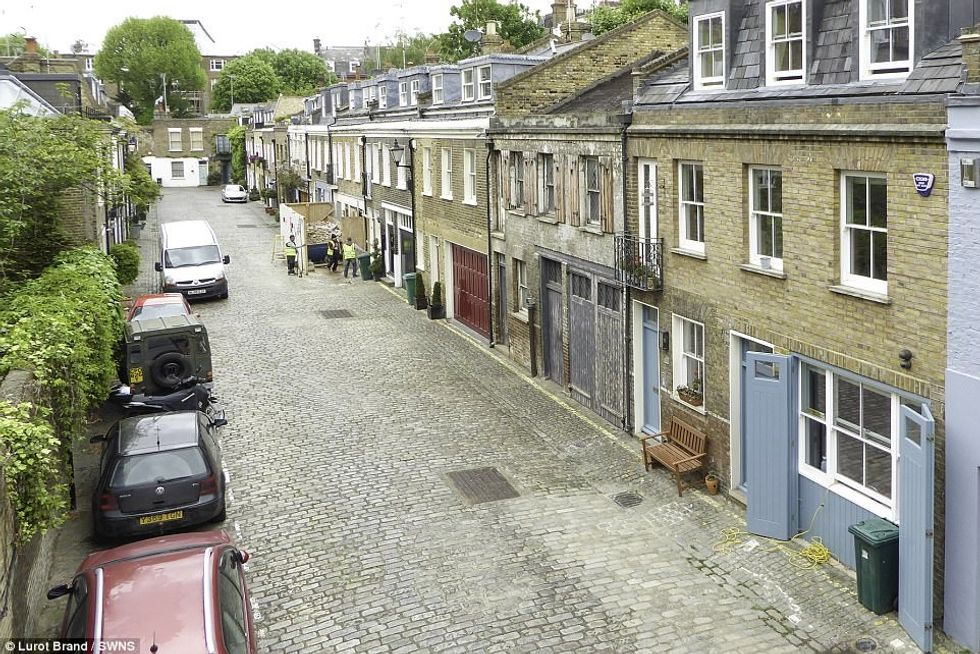 Shtëpia e vjetër që ka vetëm një dhomë gjumi shitet per çmim ekstrem te larte foto 4