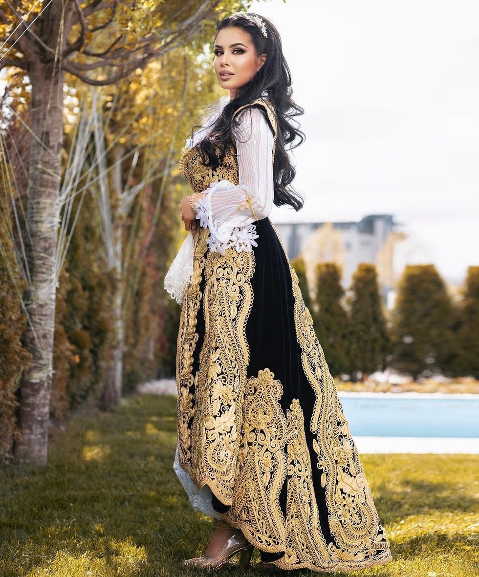 shtepiamodesarjeta 184407920 934775627323601 9172864071874698148 n