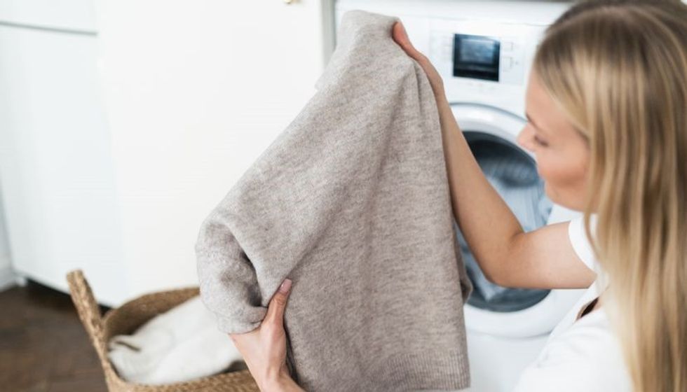 Sa detergjent duhet vërtet për larjen e rrobave? Shumica gabon çdo ditë