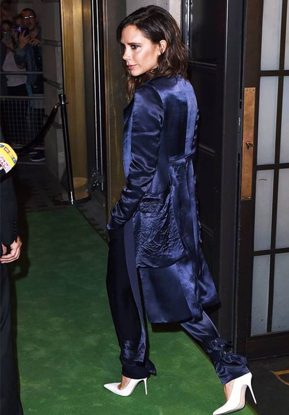 Si Victoria Beckham: 30+ veshje nga ikona e modës, që mund t’i