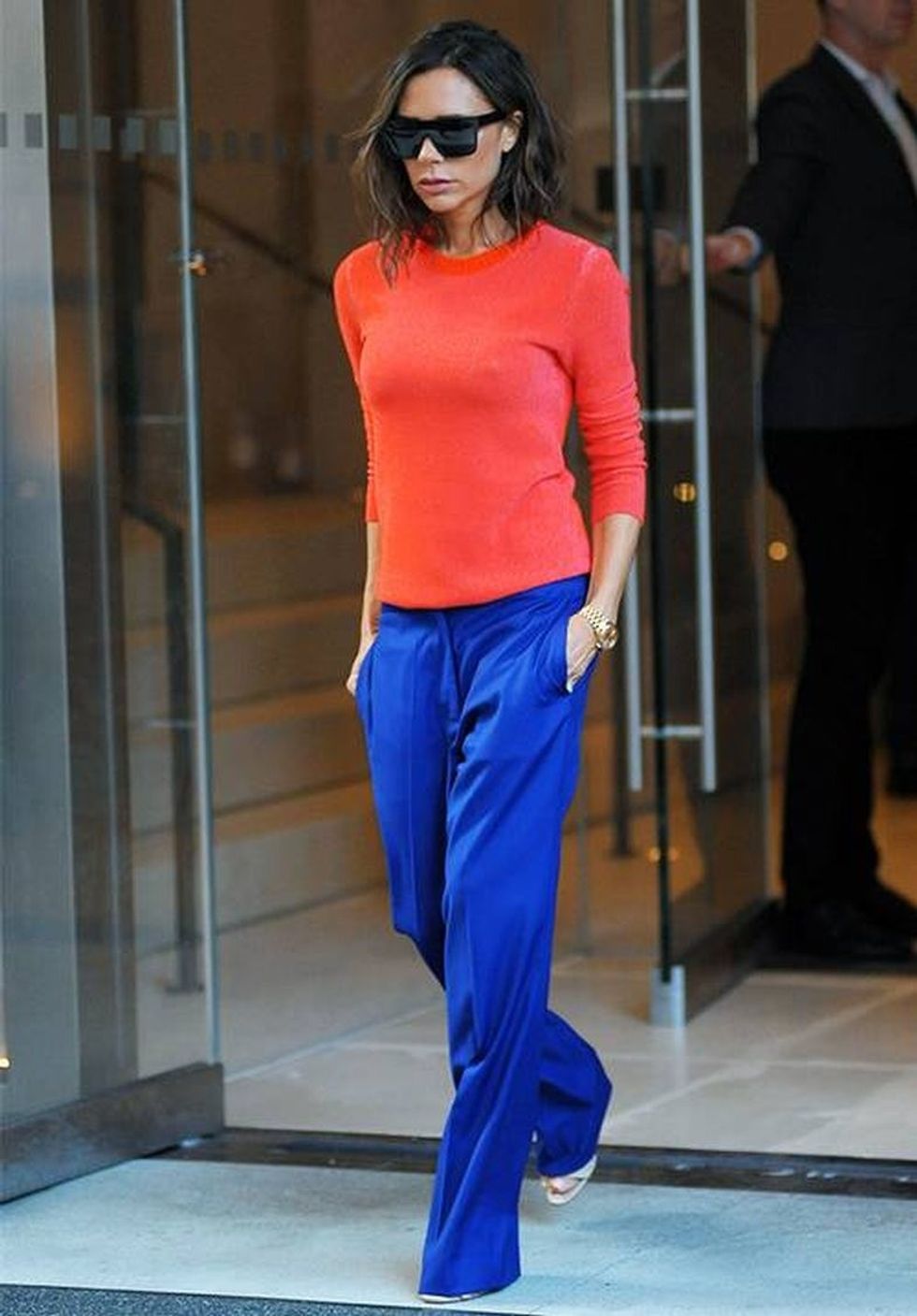 Si Victoria Beckham: 30+ veshje nga ikona e modës, që mund t’i