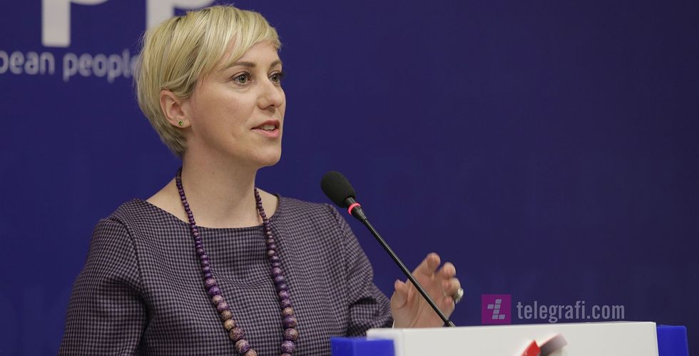 Sibel Halimi zedhenese politike e LDK se foto Ridvan Slivova 1 e1670090187466