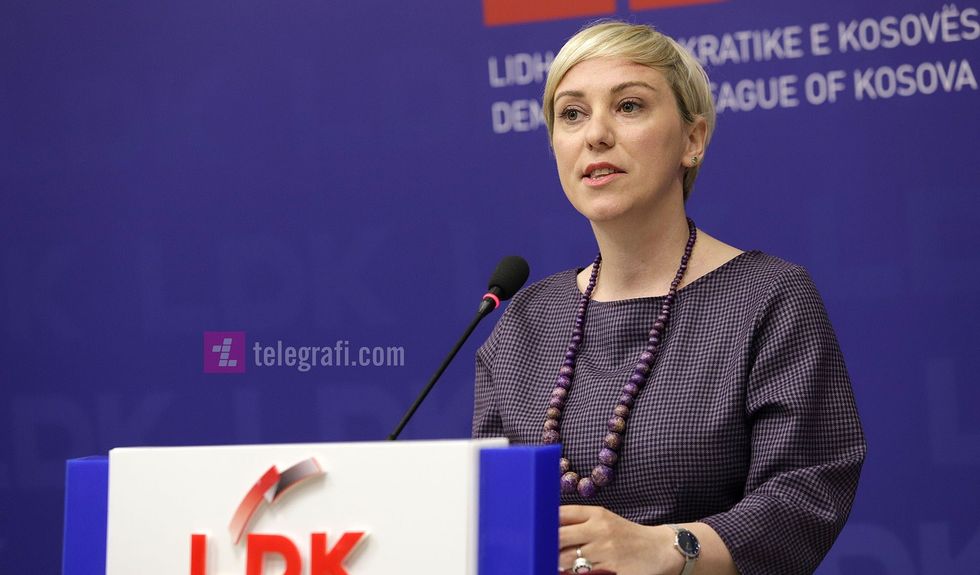 Sibel Halimi zedhenese politike e LDK se foto Ridvan Slivova 2 e1627499138841