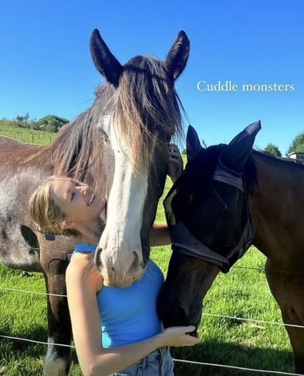 sienna weir 815032941