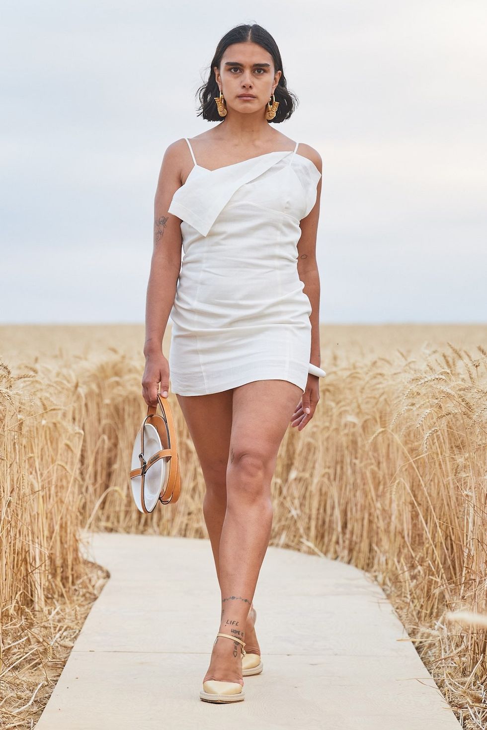 simon porte jacquemus spring summer 2021 collection runway show watch stream 2