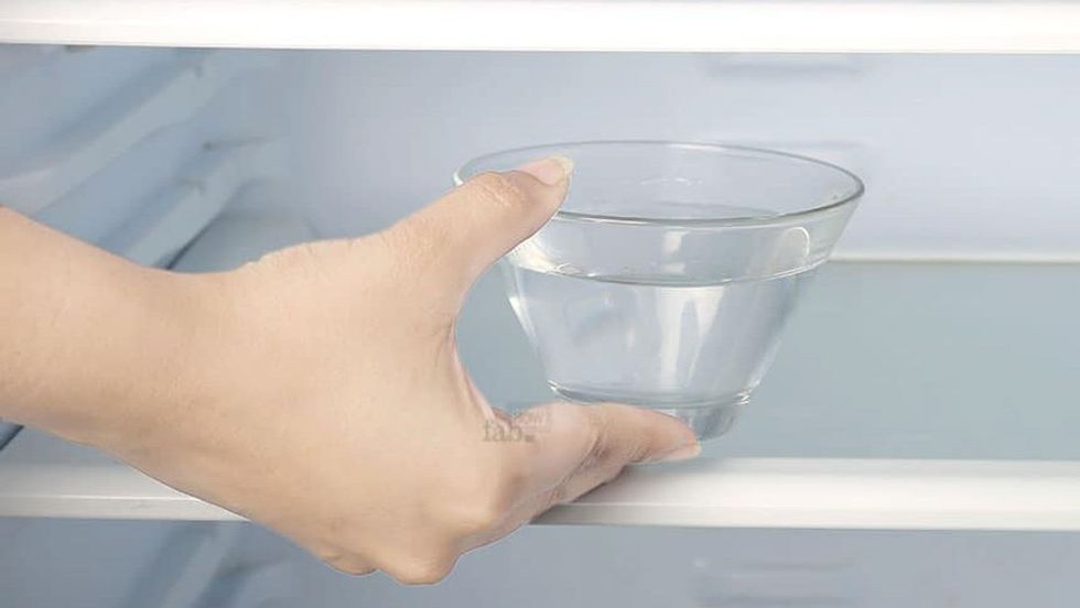 single step method place baking soda to remove odor from your refrigera