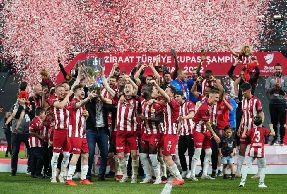 sivasspor ust uste 3 kez avrupa kupalarina katilacak 002