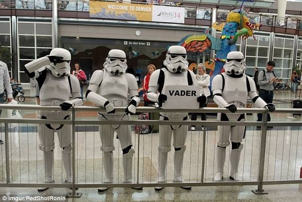 Skenat më të çuditshme që janë parë në aeroporte foto 7