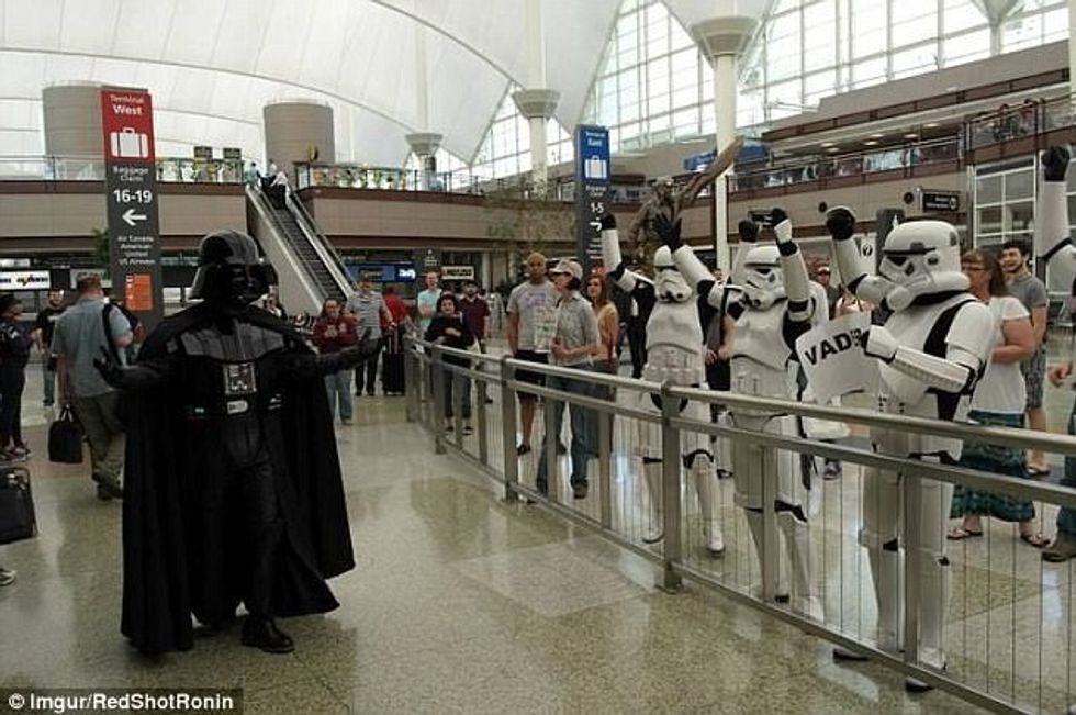 Skenat më të çuditshme që janë parë në aeroporte foto 8