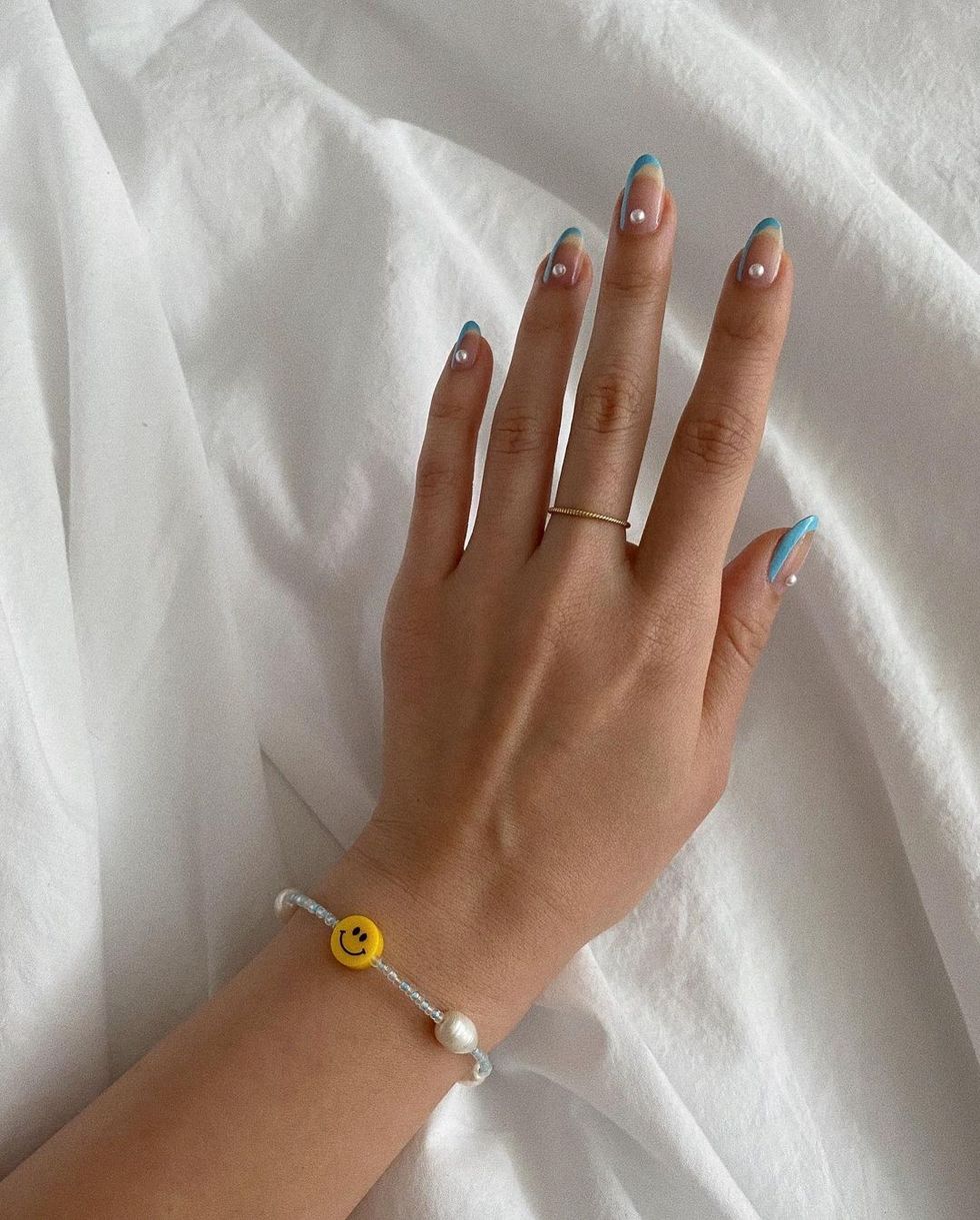 smile nails 1260552264069252673544762432500093168720919n